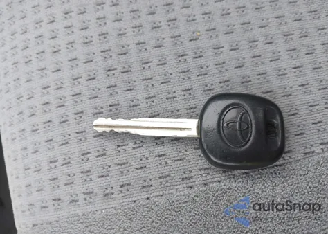 2005 Toyota Corolla Ce z USA, uszkodzony, nr VIN 2T1BR32E65C329856